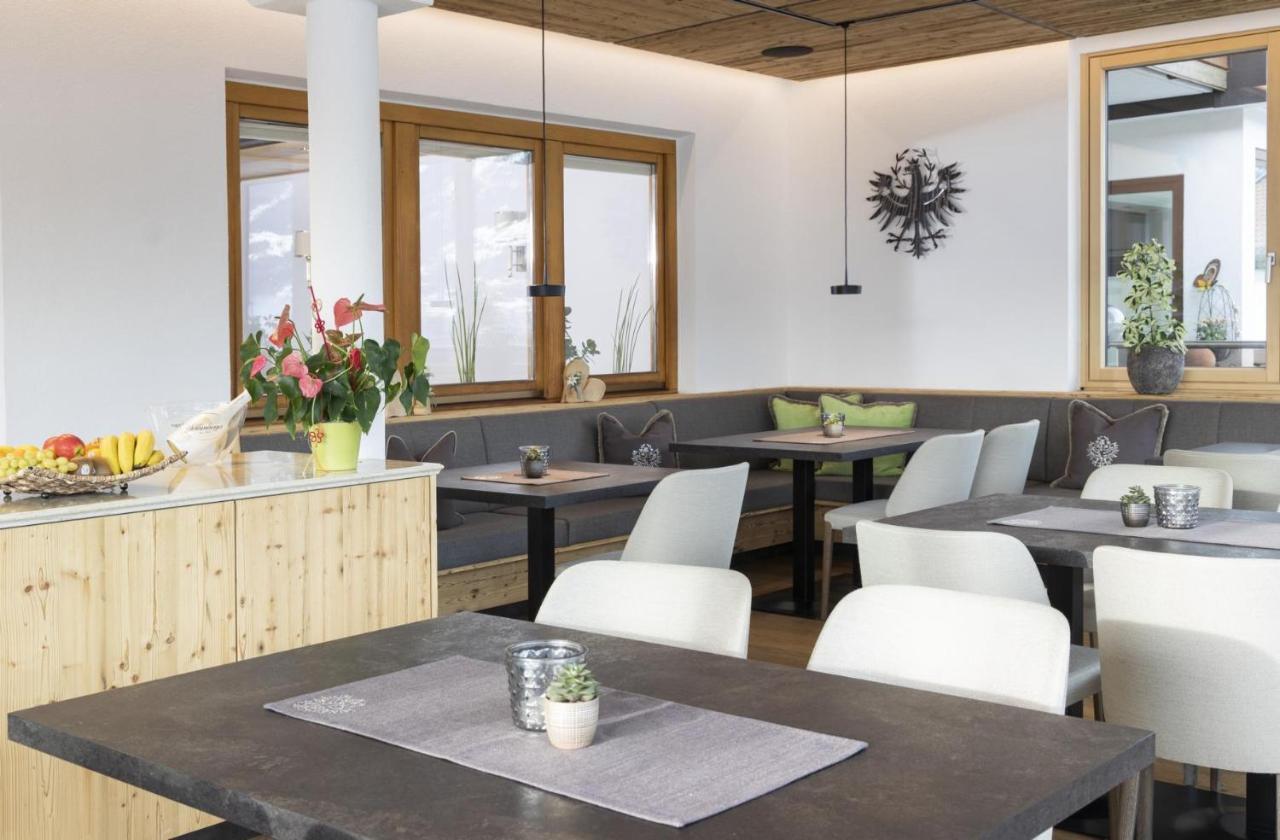 Hotel Garni Tirol 拉迪斯 外观 照片