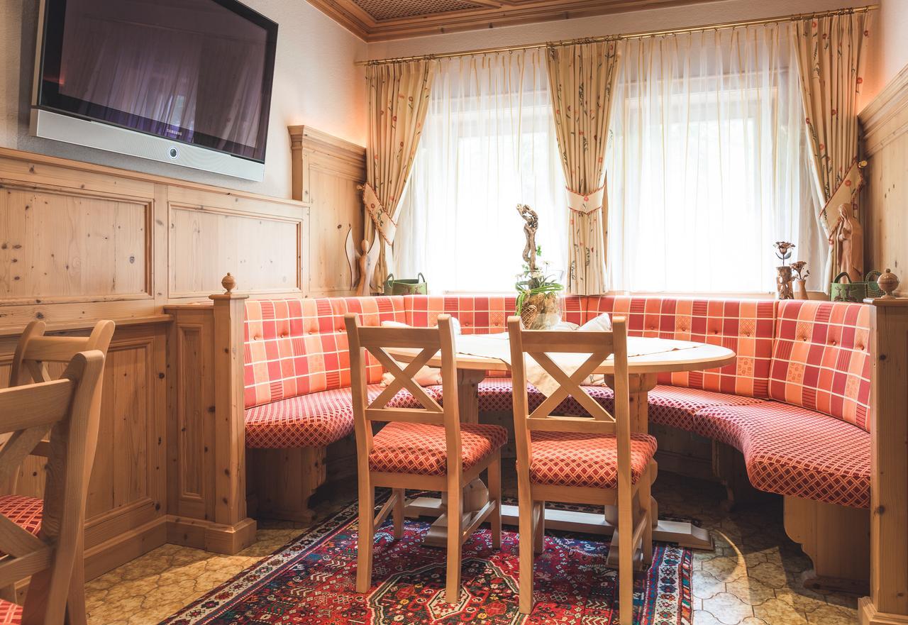 Hotel Garni Tirol 拉迪斯 外观 照片