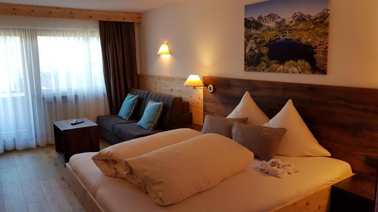 Hotel Garni Tirol 拉迪斯 外观 照片